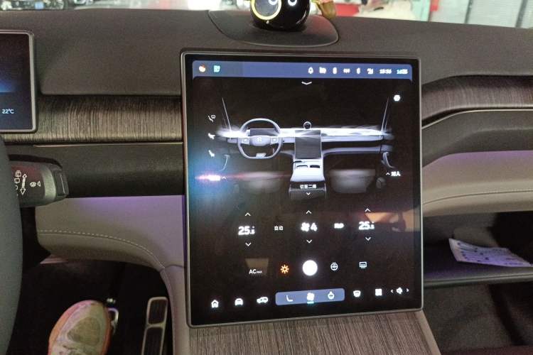 Used Nio ES7 2022 75 kWh Audio And AC Panel