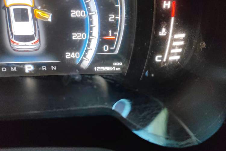 Used Geely Auto Emgrand X7 Sport 2016 1.8TD Automatic ZhiZun Version Odometer Close Up