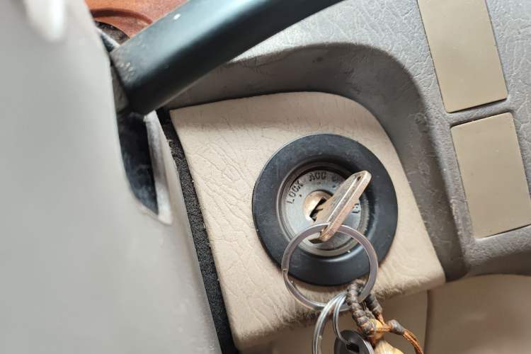 Used Foton MP-X E 2014 2.4L Wealth Express Comfort Version Basic Edition with 4G64
