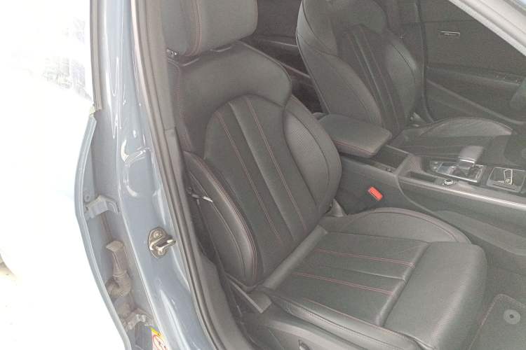 Used Audi A4L 2022 40 TFSI quattro RS Performance Package
