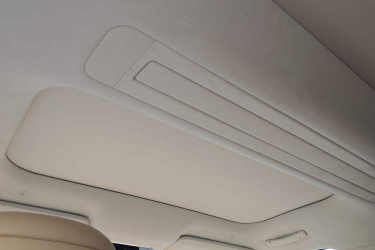 Used Hima AITO M8 2025 Extended-Range Ultra Version 53.4 kWh 6-Seater Edition Headliner