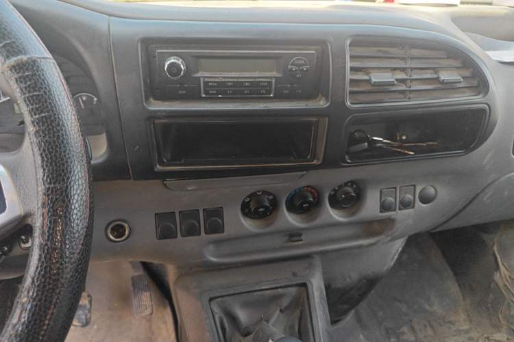 Used JMC Transit 2017 2.8T Commercial Version Short Wheelbase Mid-Roof 6/7/8-Seater JX493