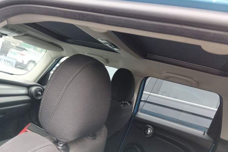 Used MINI MINI 2015 1.5T COOPER Fun Five-Door Edition
