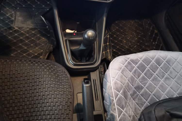 Used Volkswagen Santana 2021 1.5L Manual Fashion Edition Gear Lever