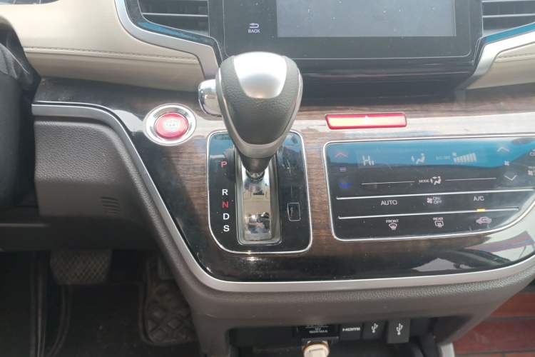 Used Honda Odyssey 2015 2.4L Smart Edition
