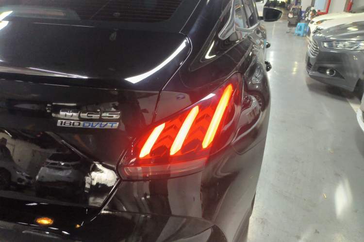 Used MG 5 2021 180 DVVT CVT Youth Luxury Edition Right Rear Taillight