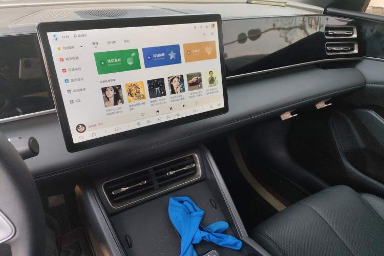 Used BYD Qin L 2025 DM-i Smart Drive 80KM Leading Model Audio And AC Panel