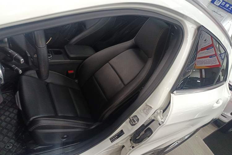 Used Mercedes-Benz GLA 2018 GLA 200 Sport Edition Left Front Seat