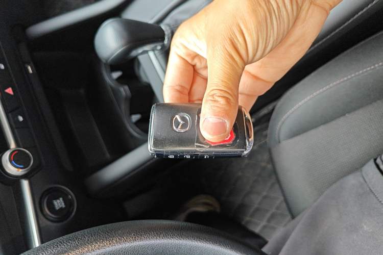 Used Mazda 3 Axela 2023 2.0L Automatic Zhiqing Edition Vehicle Key