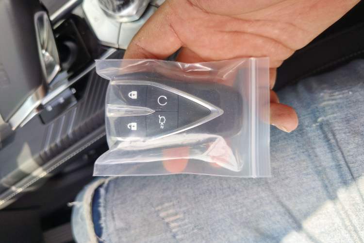 Used CHANGAN UNI-K iDD 2024 ZhiDian iDD 1.5T 135km Smart Leading Model
