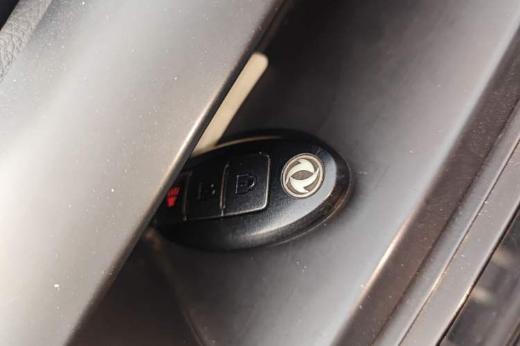 Used Dongfeng Fengdu MX6 2015 2.0L CVT 4x4 Dream Edition
