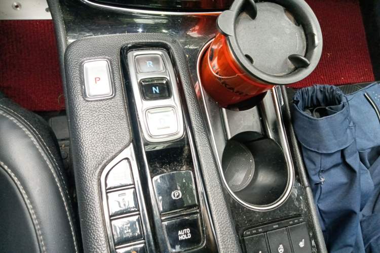 Used Hyundai Santa Fe 2019 380 TGDi DLX Automatic All-Wheel Drive Prestige (HTRAC) China V-standard Gear Lever