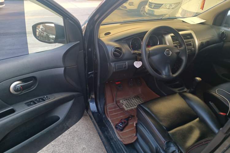 Used Nissan Livina 2013 1.6XE Manual Comfort Edition
