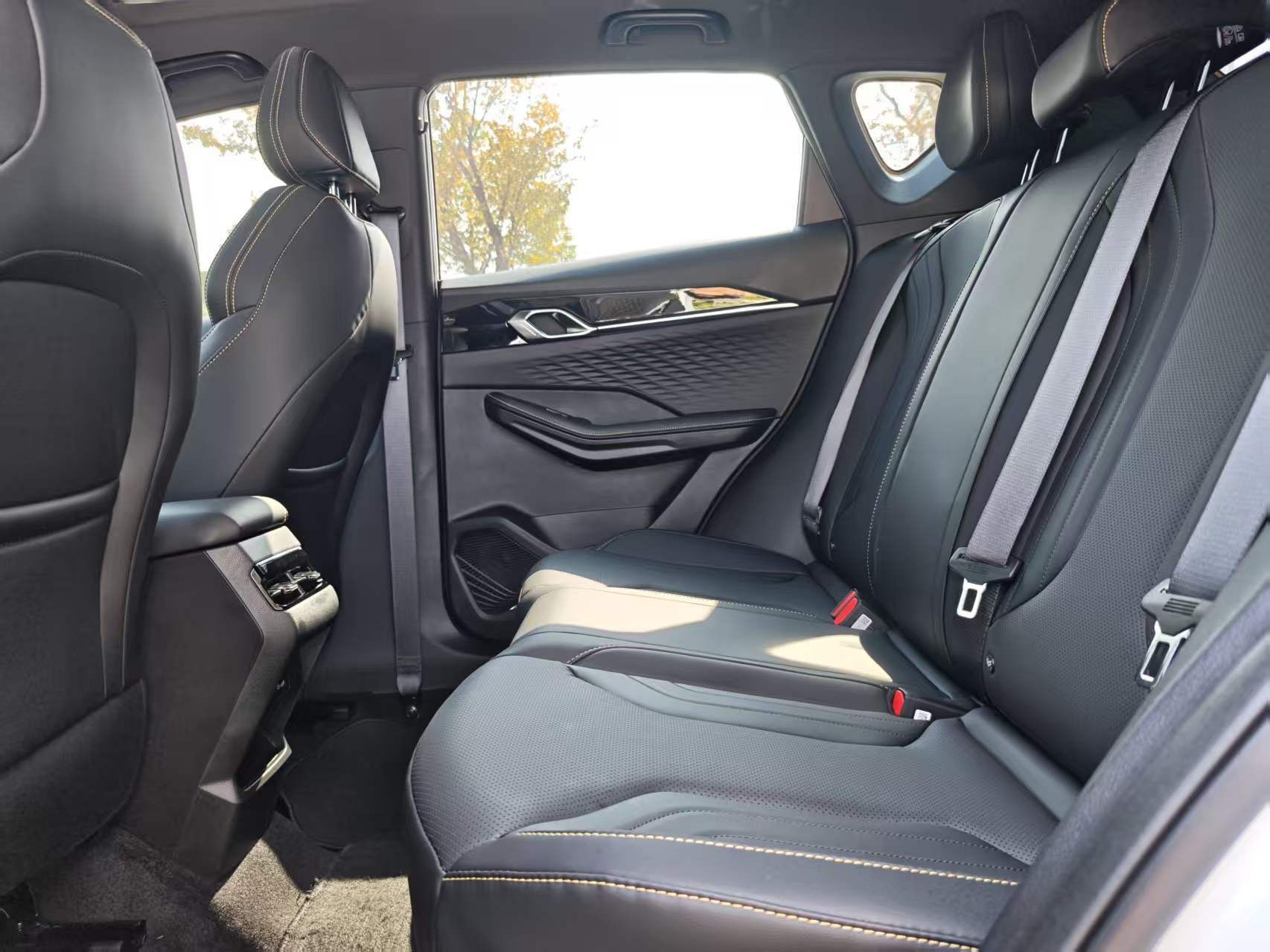 Geely Auto Coolray 2025 Bin Yue L 1.5T DCT Starlight Edition — снимка 20