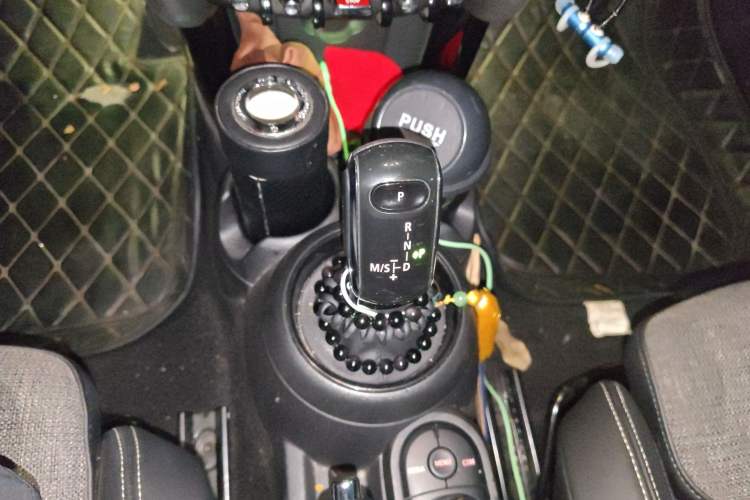 Used MINI 2019 1.5T COOPER Classic Edition Gear Lever