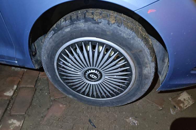 Used Chery Fengyun 2 2015 1.5L Manual New Edition Right Front Wheel Hub