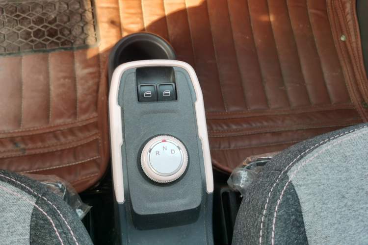 Used Chery New Energy QQ Ice Cream 2022 120km Conical Shape Lithium Iron Phosphate