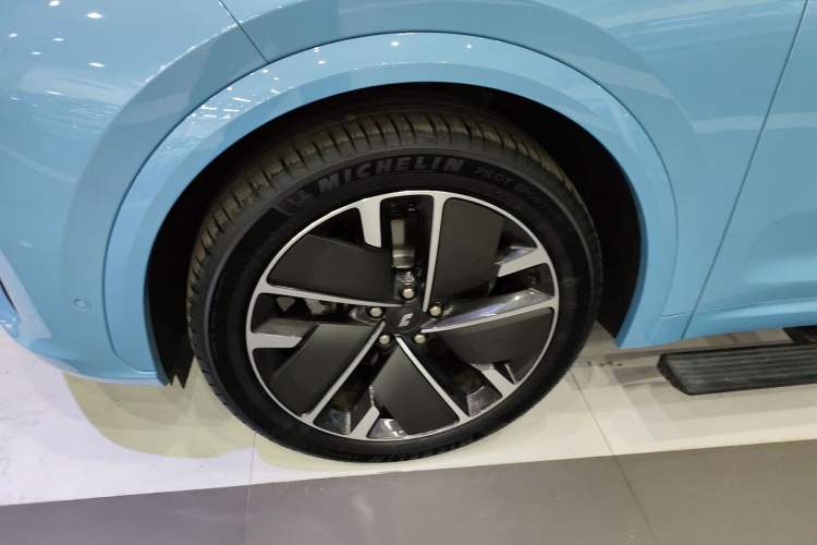 Used Li Auto L7 2025 Max Smart Refresh Edition Exterior 4