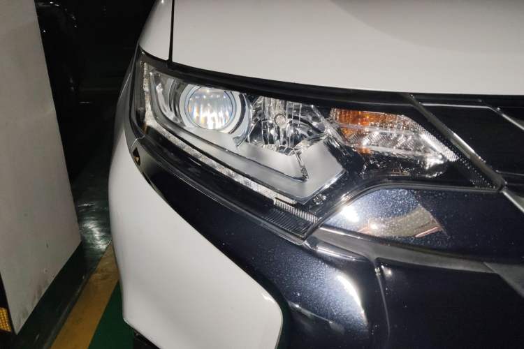 Used Mitsubishi Outlander 2018 2.0L Two-Wheel-Drive Jiale Edition 7-Seater