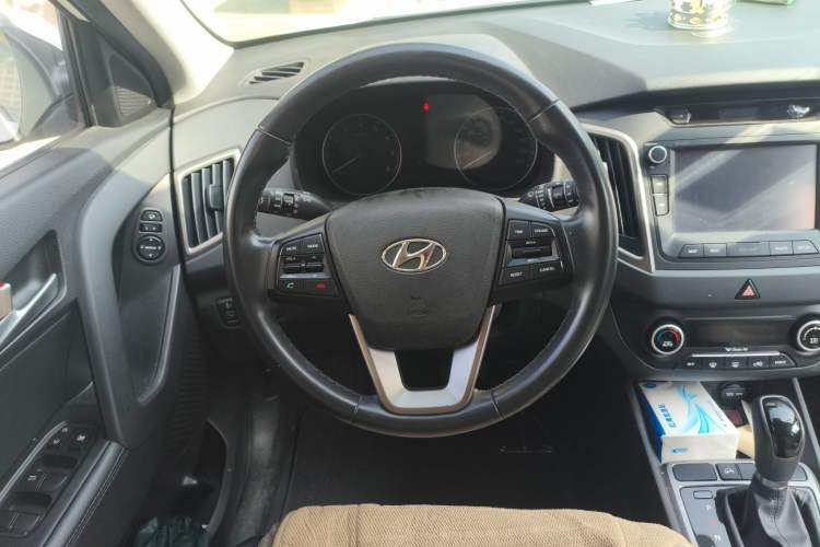 Used Hyundai ix25 2015 1.6L Automatic Two-Wheel-Drive Deluxe DLX Model