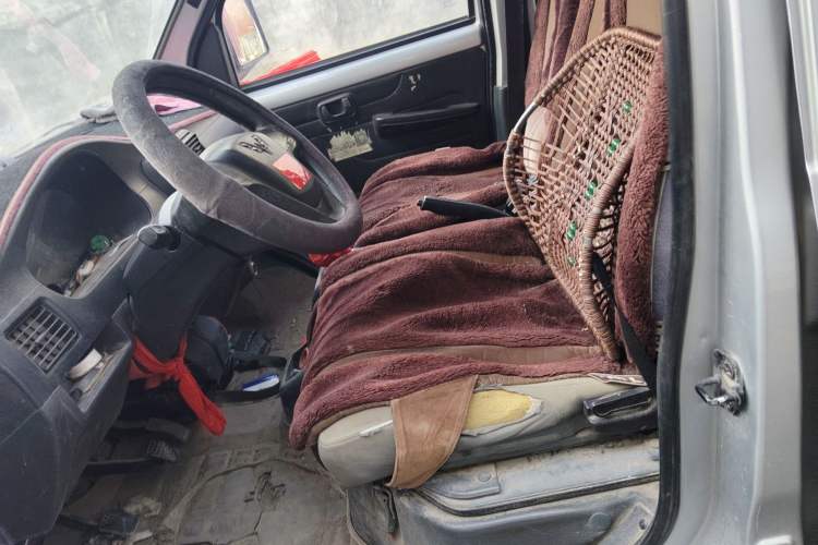 Used Wuling Rongguang Small Truck 2017 1.2L Double-Cab Basic Model LSI Left Front Seat