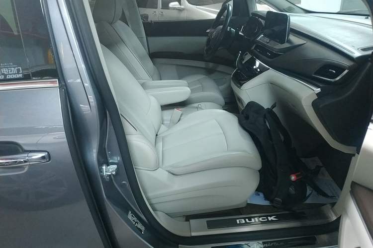 Used Buick GL8 2020 Land Business Class 652T Luxury Model
