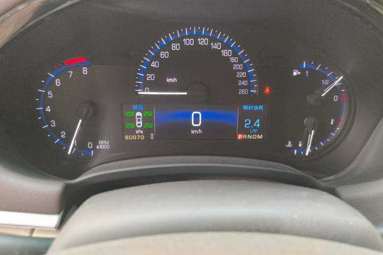 Used Cadillac XTS 2015 28T Comfort Model Odometer Close Up