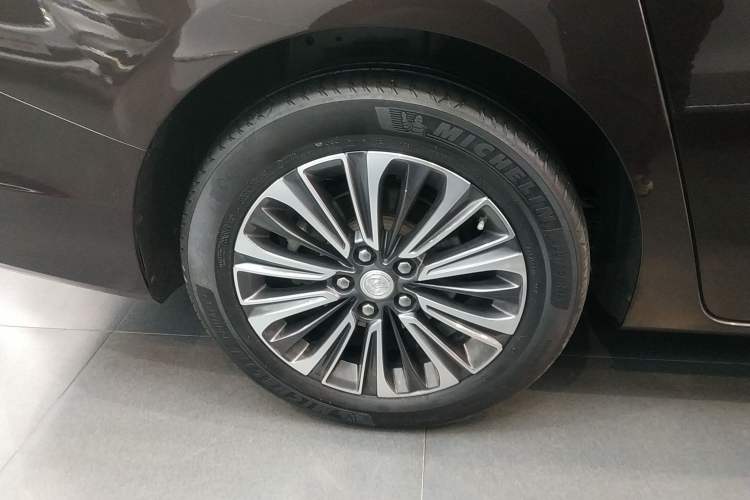 Used Buick GL8 2021 ES Landtrek 653T Luxury Model Right Rear Wheel Hub