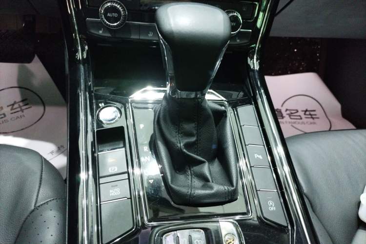 Used Volkswagen Phideon 2019 380TSI Two-Wheel Drive Business Edition China VI Standard
