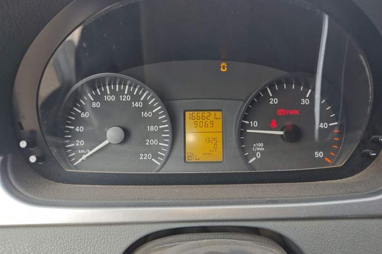 Used Mercedes-Benz Vito 2013 2.1T Elite Edition