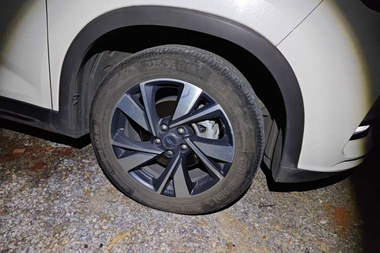 Used CHANGAN OSHAN X7 EV 2020 Luxury Edition 405 Right Front Wheel Hub