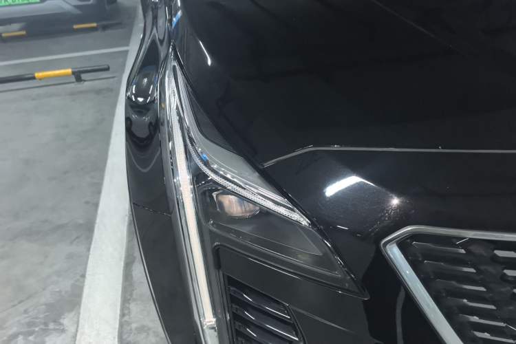 Used Cadillac XT4 2022 28T Two-Wheel-Drive Luxury Version