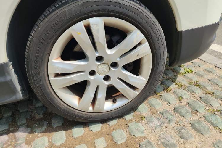 Used Peugeot 3008 2015 2.0L Automatic Classic Edition