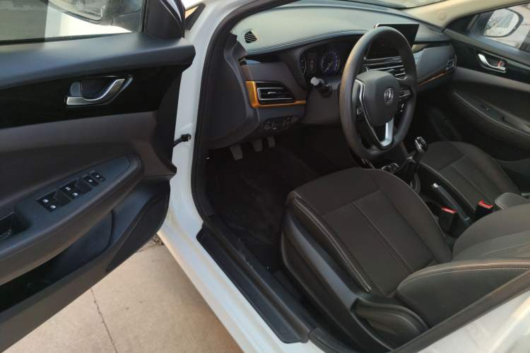 Used CHANGAN Eado DT 2019 1.6L Manual Comfort Model China VI Standard Driver Seat