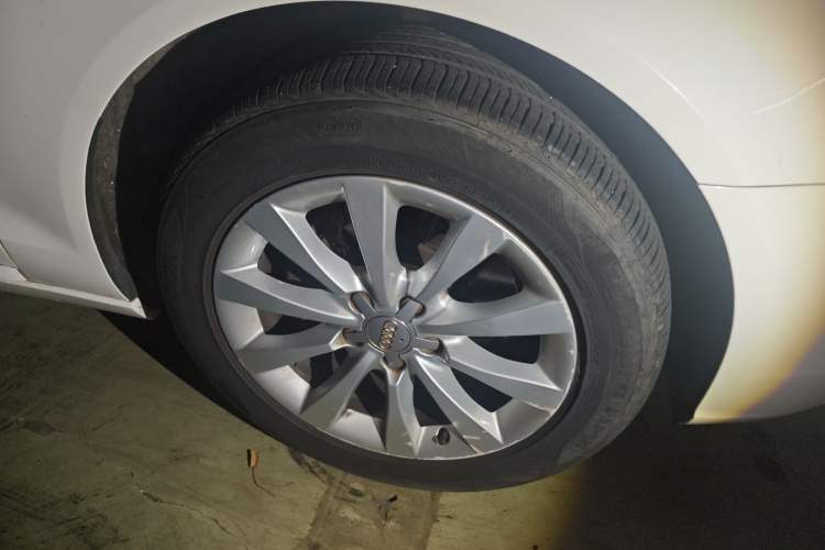 Used Audi A6L 2014 TFSI Standard Model Right Front Wheel Hub