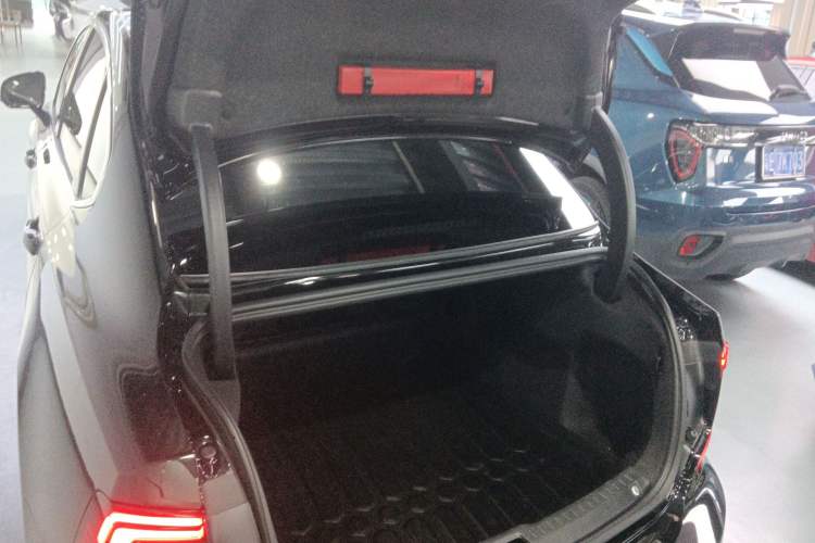 Used Volvo S90 2025 B5 Zhiya Luxury Edition Trunk