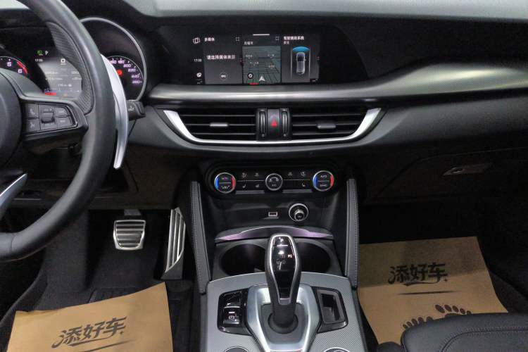 Used Alfa Romeo Stelvio 2022 2.0T 280HP Veloce Track Edition