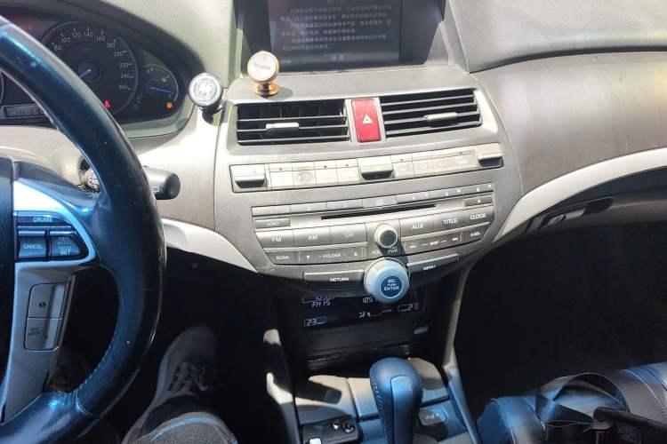 Used Honda Crosstour 2012 2.4L Luxury Edition Audio And AC Panel