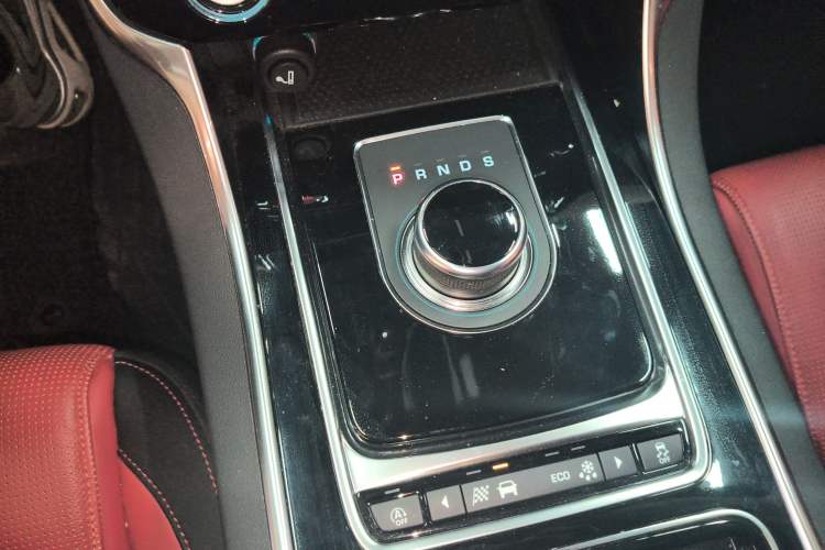 Used Jaguar XE 2018 2.0T 300 PS All-Wheel-Drive R-Sport Sport Edition