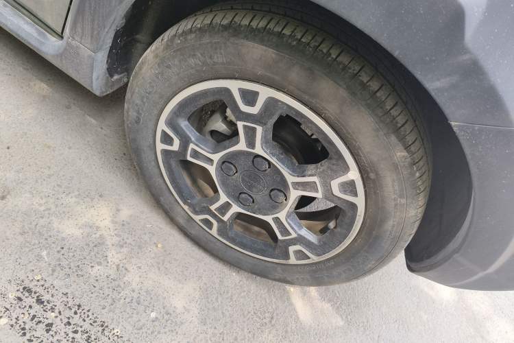 Used Geely Galaxy Panda 2025 210km Panda Rider Right Front Wheel Hub