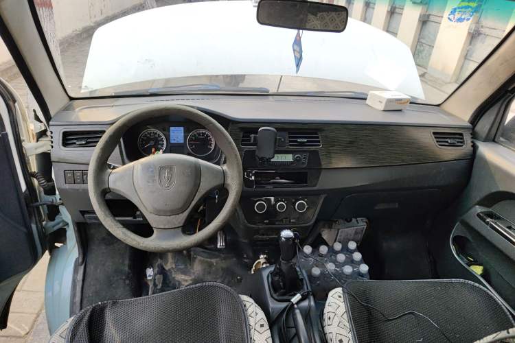 Used Jinbei Hiace X30 2013 1.3L Comfort Model Center Console