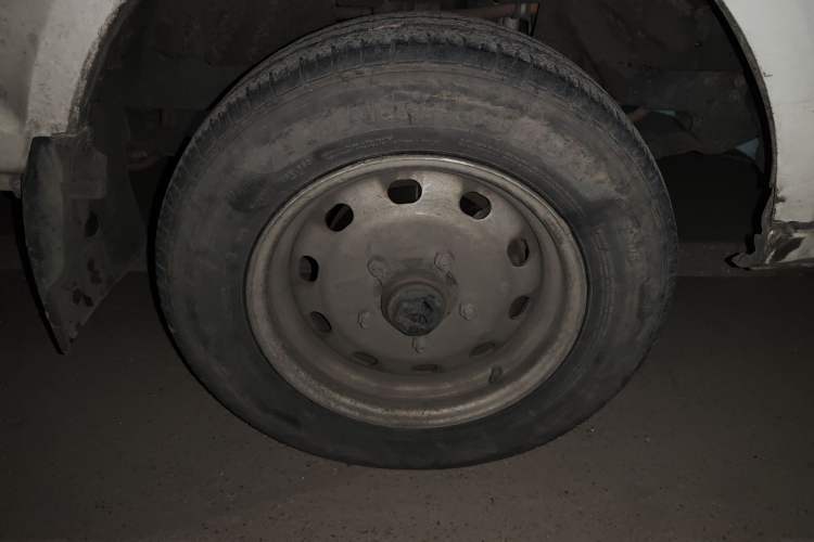 Used JAC Group EX6 2023 i3 New Energy No.1 Cargo Vehicle Right Front Wheel Hub