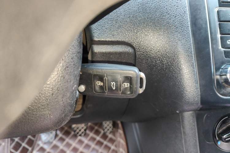 Used Volkswagen Polo 2011 1.4L Manual ZhiShang Edition
