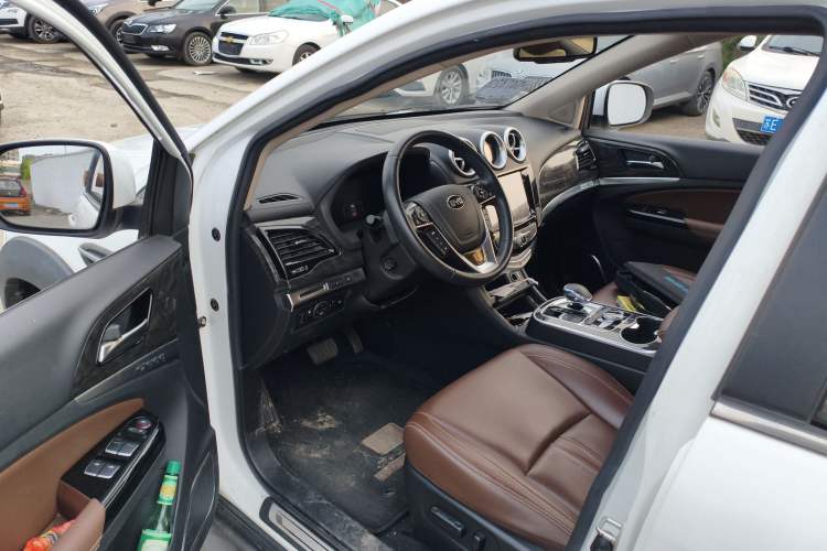 Used BYD Tang New Energy 2015 2.0T Four-Wheel-Drive Flagship Model