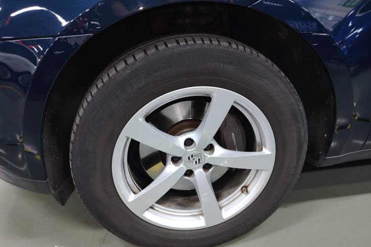 Used Porsche Macan 2018 Macan 2.0T Left Front Wheel Hub