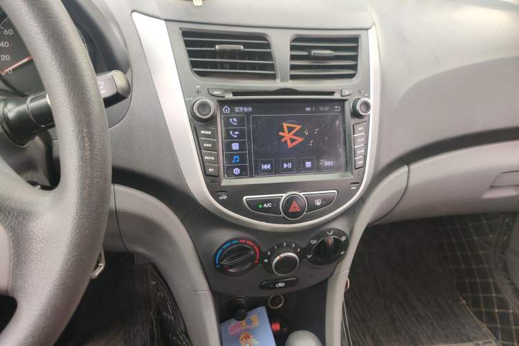 Used Hyundai Verna (older generation) 2016 1.4L Automatic Smart GLS Audio And AC Panel