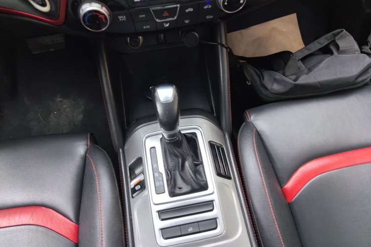 Used CHANGAN CS55 2018 1.5T Automatic Colorful Edition China V Standard Gear Lever