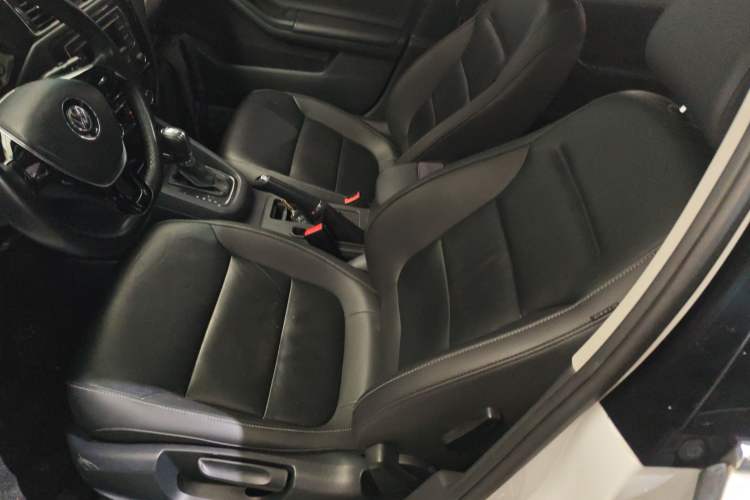 Used Volkswagen Sagitar 2016 230TSI 25th Anniversary Edition Left Front Seat