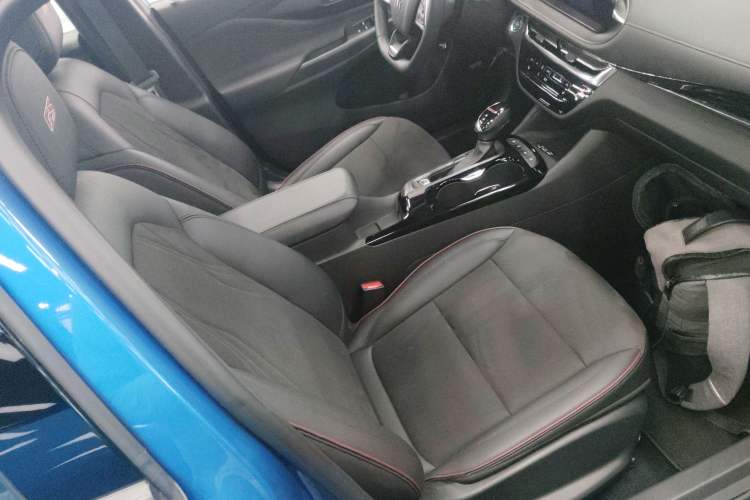 Used Buick Envista 2022 1.5T GS Fuel-Efficient Version Right Front Seat