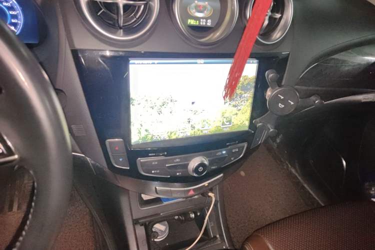 Used BYD Tang New Energy 2015 2.0T Four-Wheel-Drive Flagship Model